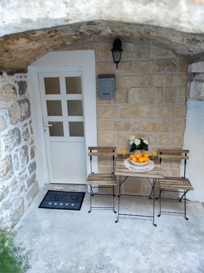 Stone House Lovric Lägenhet Kaštela Exteriör bild